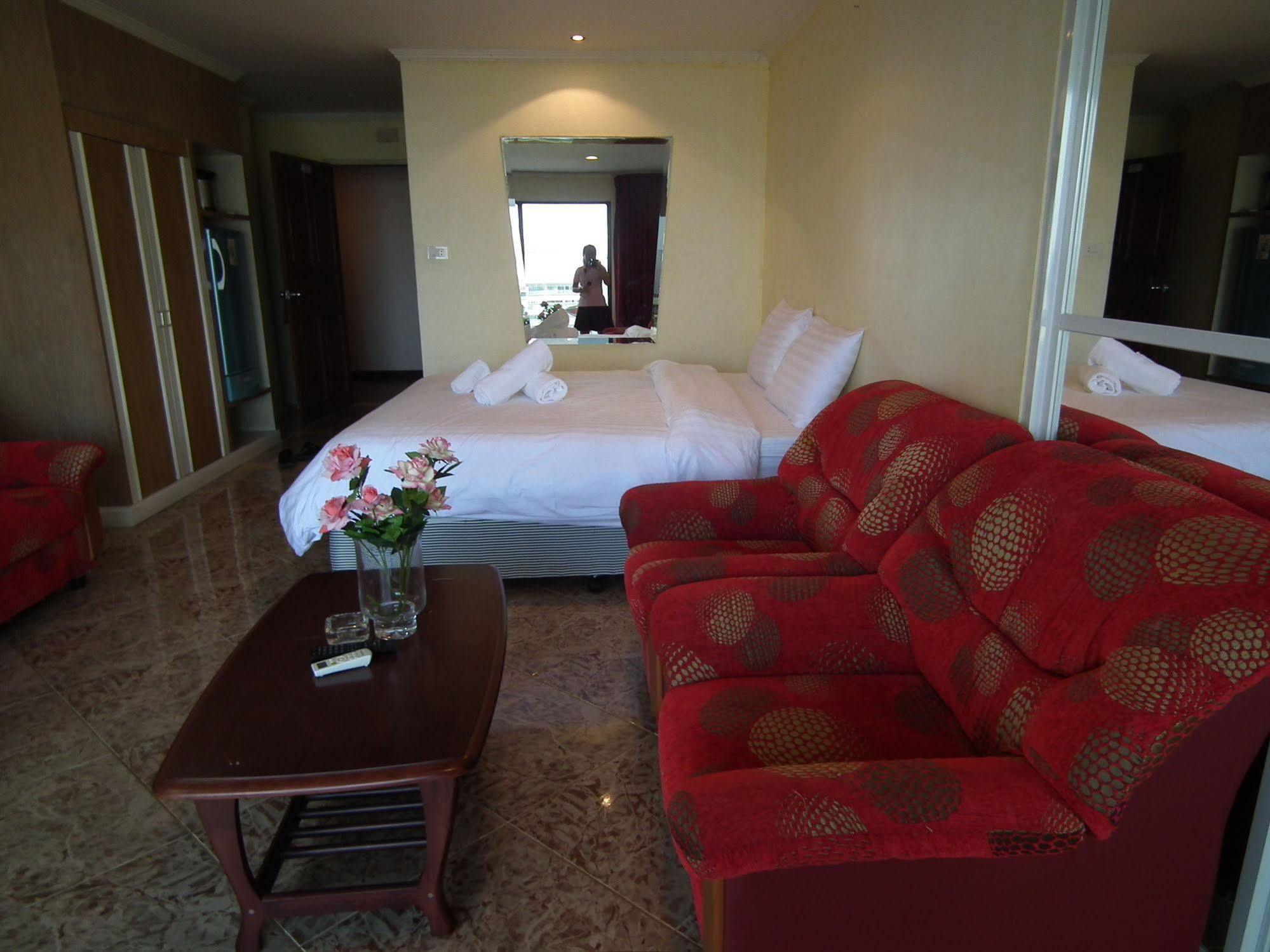 דירות Abricole At Pattaya Hill מראה חיצוני תמונה
