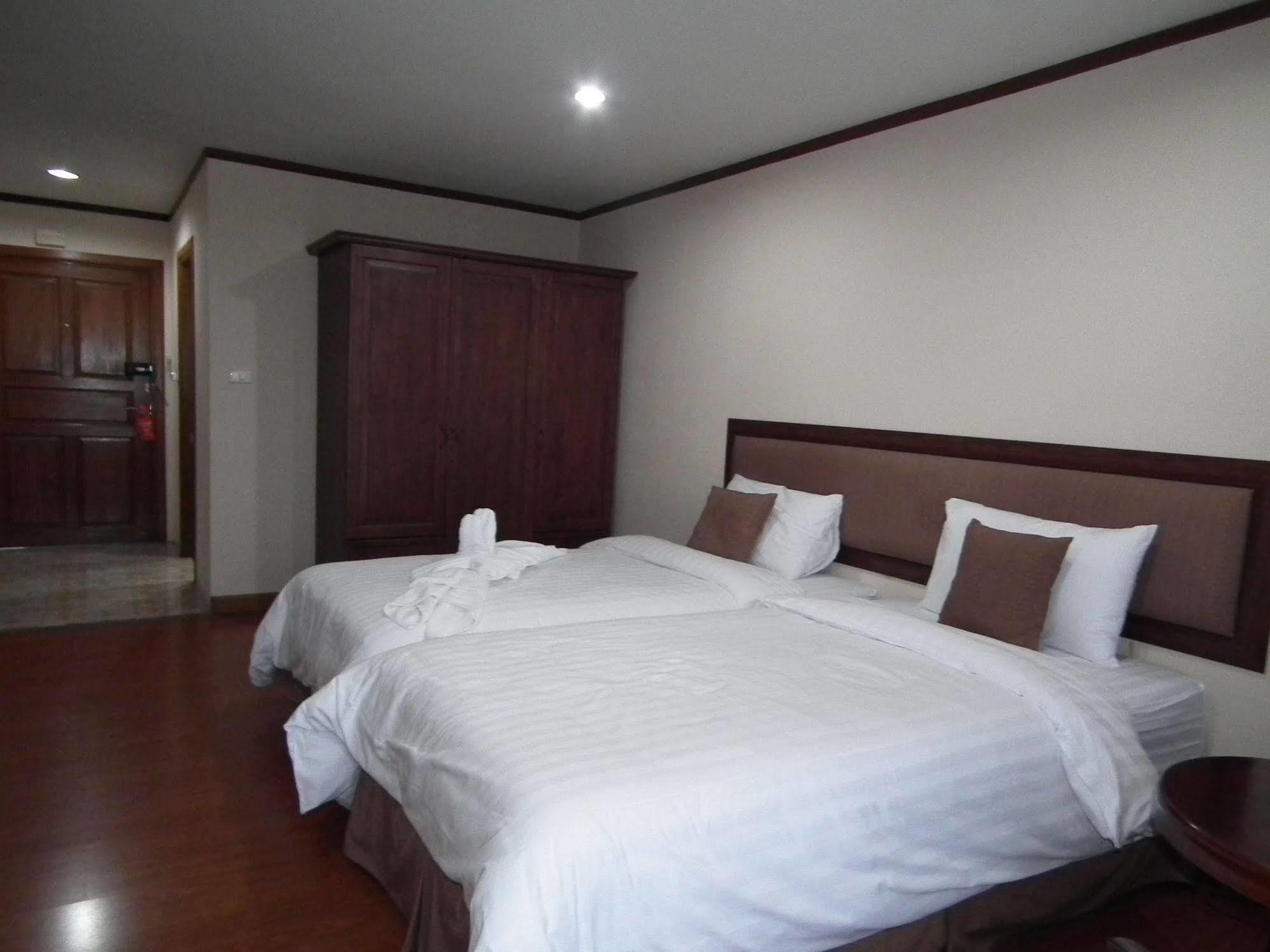 דירות Abricole At Pattaya Hill מראה חיצוני תמונה