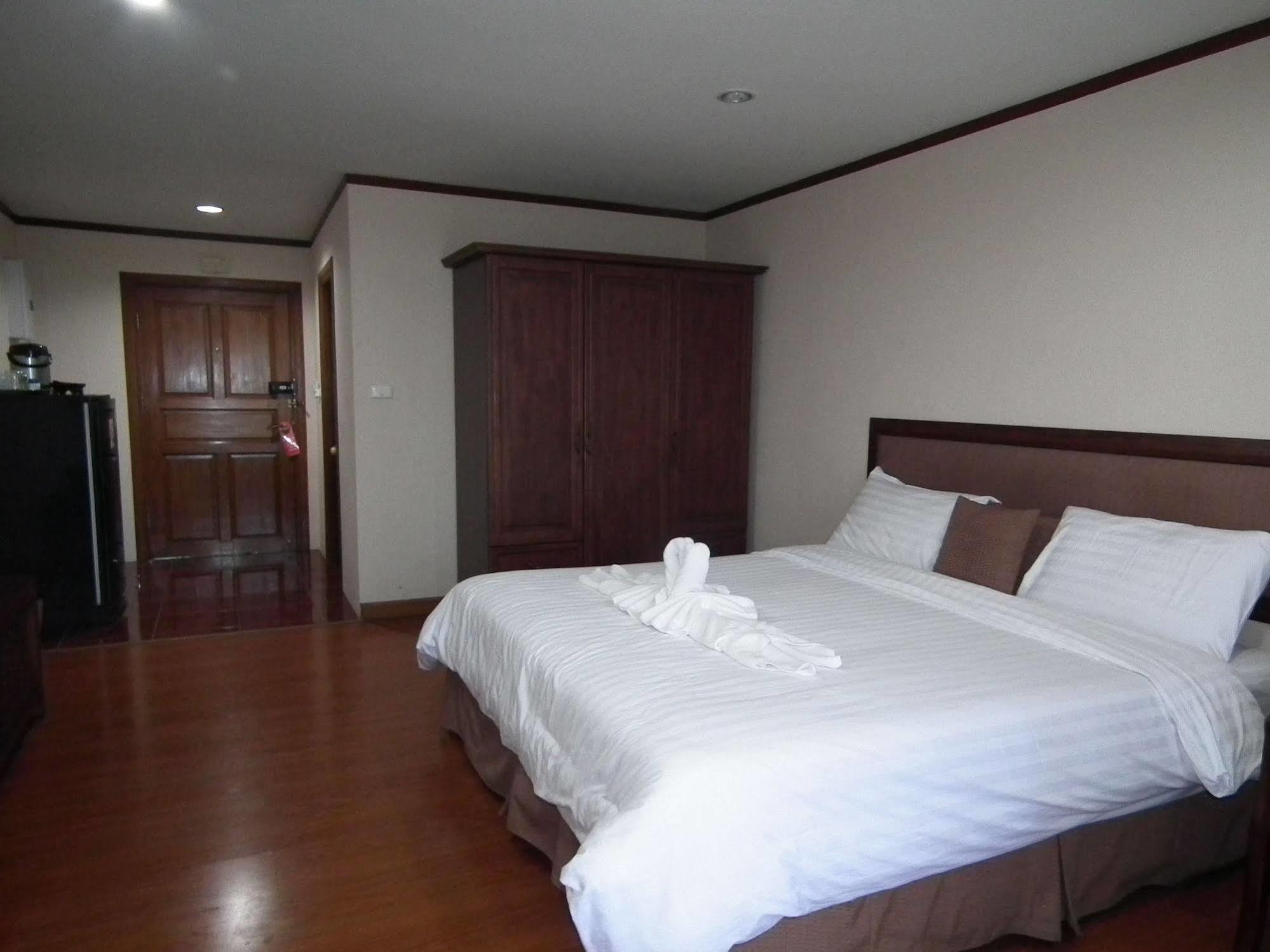 דירות Abricole At Pattaya Hill מראה חיצוני תמונה