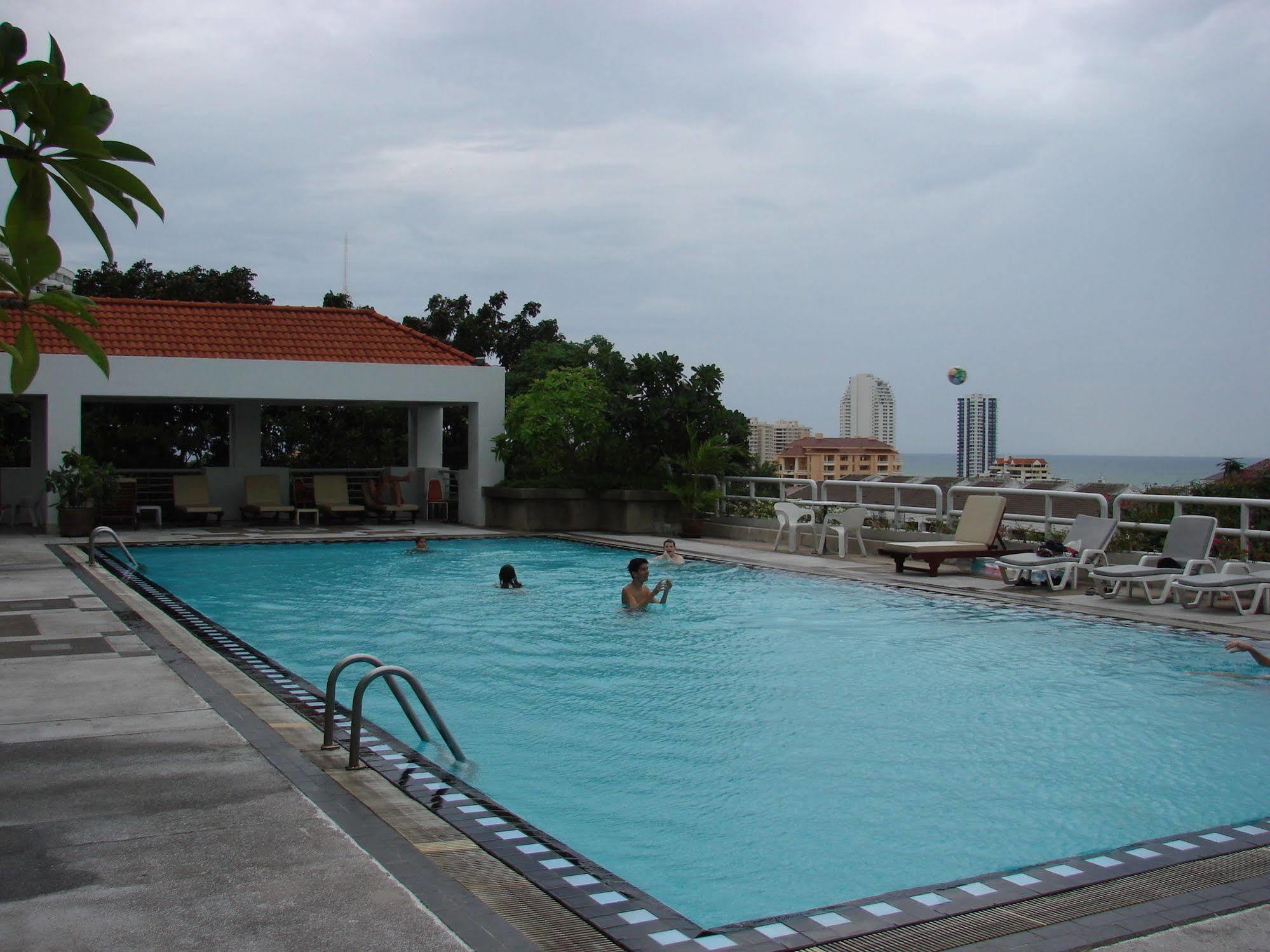 דירות Abricole At Pattaya Hill מראה חיצוני תמונה