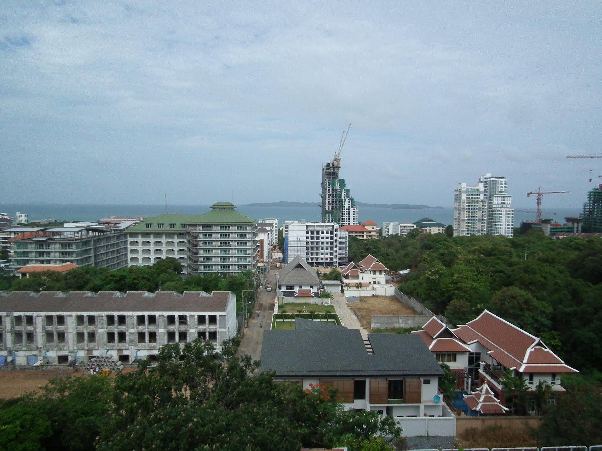 דירות Abricole At Pattaya Hill מראה חיצוני תמונה