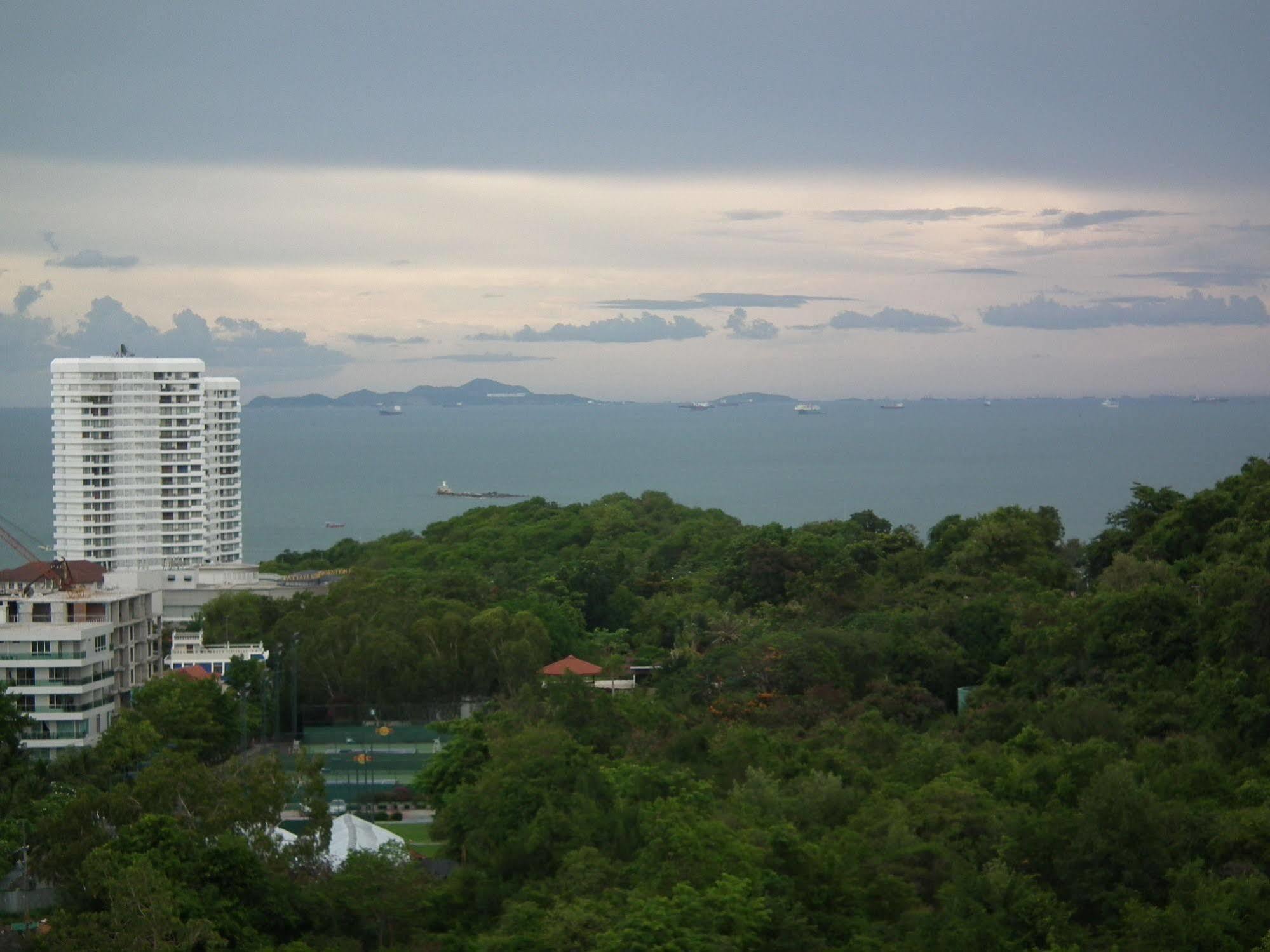 דירות Abricole At Pattaya Hill מראה חיצוני תמונה